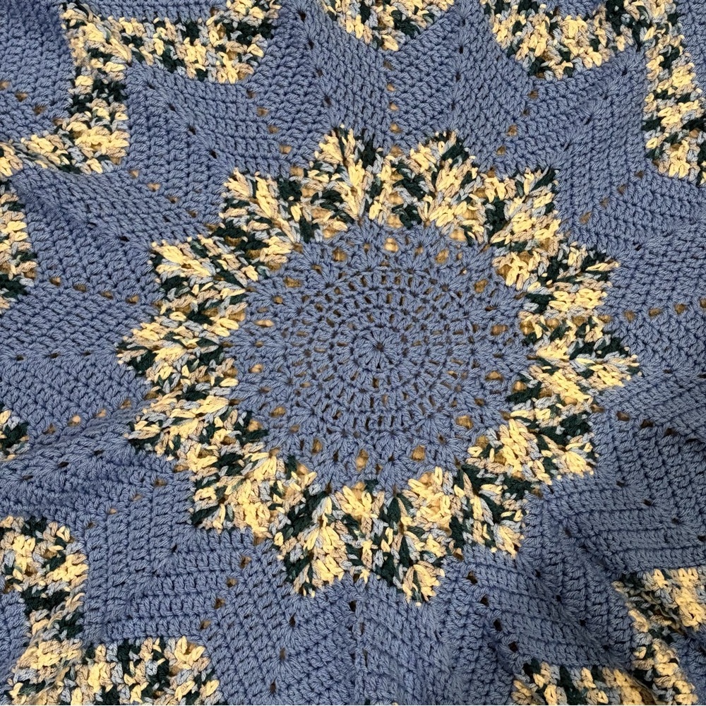 Crochet Starburst Blanket in Blue and Yellow